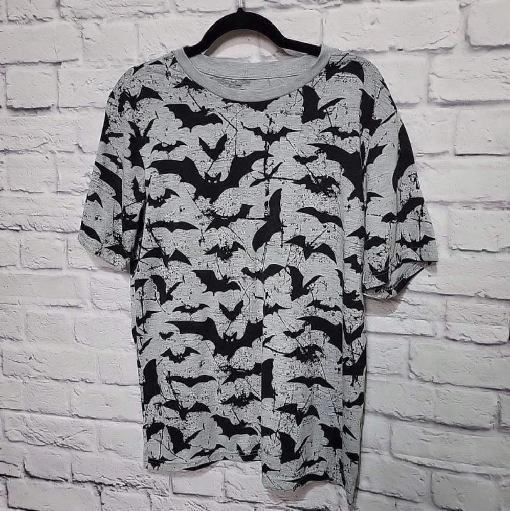 Bats Motif‎ T Shirt Men's L ADTN American Deam Team Network Halloween Scary